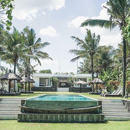 Pantai Hitam Villa Selemadeg Екстериор снимка