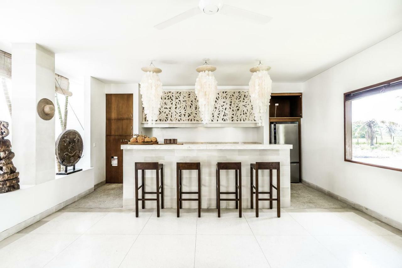 Pantai Hitam Villa Selemadeg Екстериор снимка