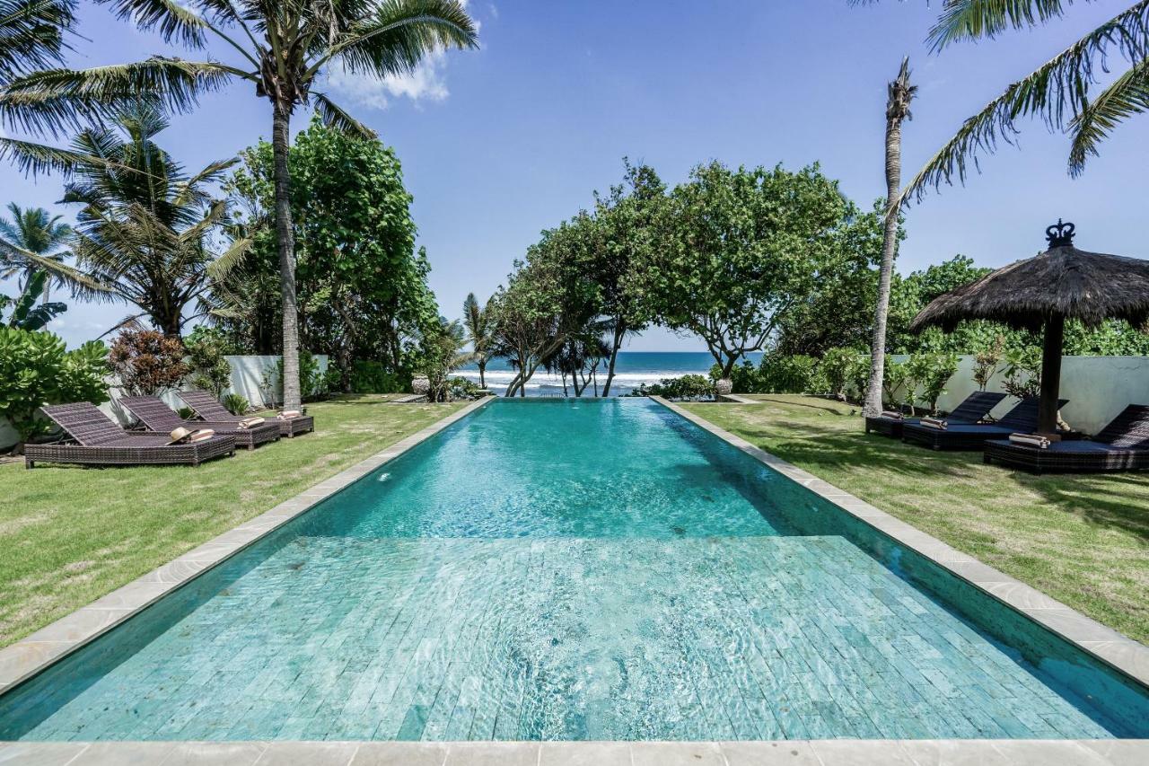 Pantai Hitam Villa Selemadeg Екстериор снимка