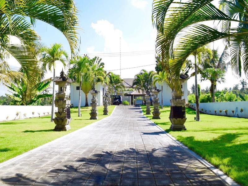 Pantai Hitam Villa Selemadeg Екстериор снимка